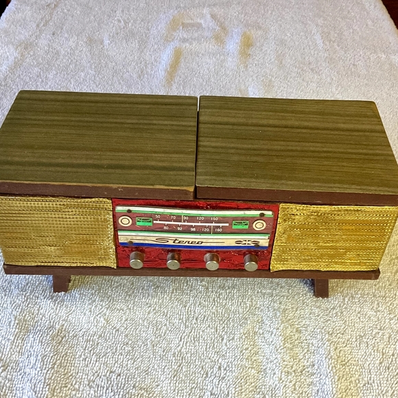 Beautiful OLD ANTIQUE 1960’s Record Player Music & Jewelry Box. - Picture 8 of 10